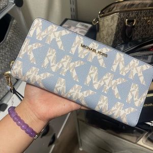 NWT Michael Kors continental wallet